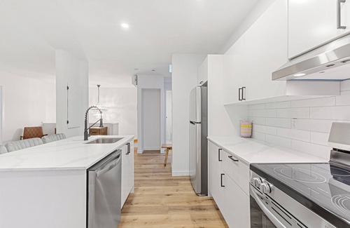 Quartier des Spectacles Maison | NEW Boho Downtown 10 BIG bedrooms