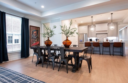 Prospect Maison | Pet-Friendly, Golf, Downtown, Shops, Pool, Horse Local Dining, Fully Loaded