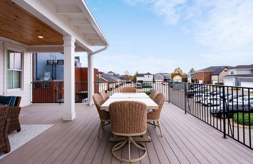 Prospect Maison | Pet-Friendly, Golf, Downtown, Shops, Pool, Horse Local Dining, Fully Loaded