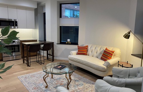 West End Copropriété | New Boutique 1BR Condo, Georgetown West End, Pvt Deck, Roof Deck