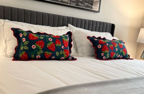 Downtown Tucson Hôtel | Strawberry Suite at the Unicorn Zebra