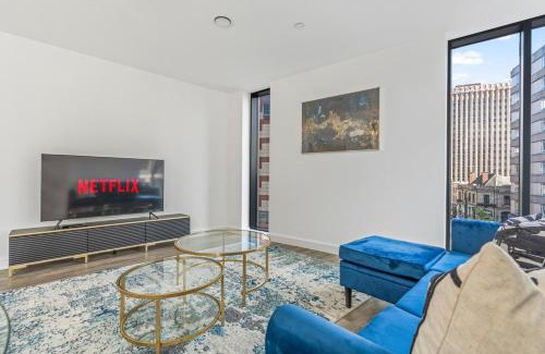The Westside Appartement | NEW BUILD - Modern Lux Broad St City Centre 2 Bedroom Apt, 2 Bathroom - Birmingham City Centre - Smart TVs with Netflix - Long Stays Allowed - 5 mins walk to Brindley Place, 1 min to Broad Streets Bars and Restaurants