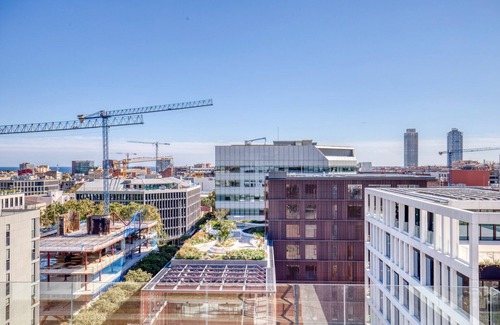 El Parc i la Llacuna del Poblenou Appartement | New build Poblenou 2BR w/ Pool, nr Glories, by Blueground