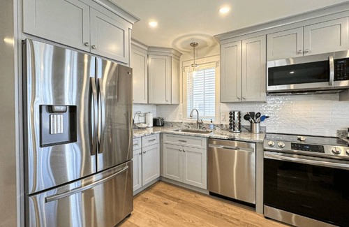 Laconia Maison | New build~Sunset View~Patio~Dock~Bring Your Boat!