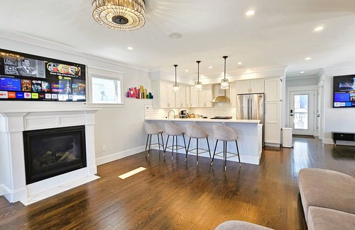 Boston Maison | New Built XL Modern House Near Tenean Beach,UMass Boston,Highway. With EVCharger