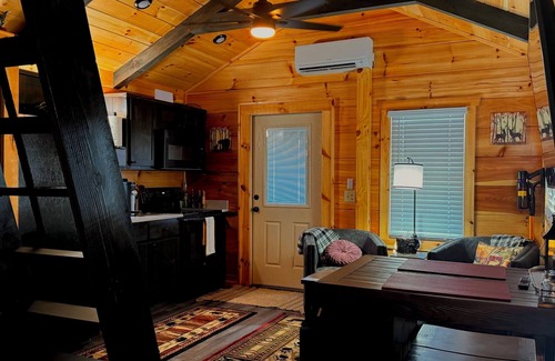 Peculiar Cabine | New Cabin for an Adventure