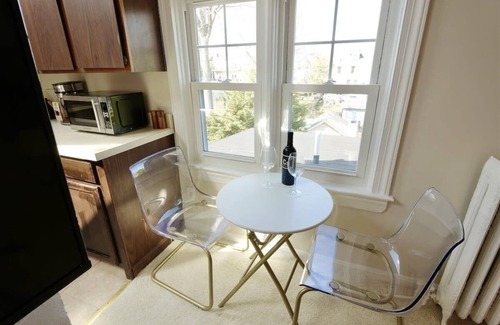 16th Street Heights Maison | NEW!! Cabin in the Clouds ~ Easy Downtown Access w Parking!