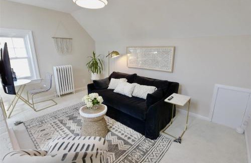 16th Street Heights Maison | NEW Cabin in the Clouds Easy Downtown Access w Parking
