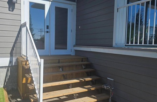 Northwest Calgary Maison | New carriage suite Calgary NW close to UofC
