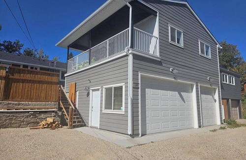 Northwest Calgary Maison | New carriage suite Calgary NW close to UofC
