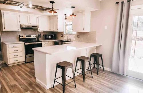 Sierra Vista Southeast Cottage | NEW! Charming 3 bedroom w/ spectacular views