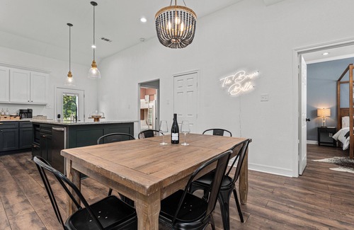 Waco Maison | NEW - Charming 3BD/2BA in the heart of Waco, Minutes from Baylor & Magnolia