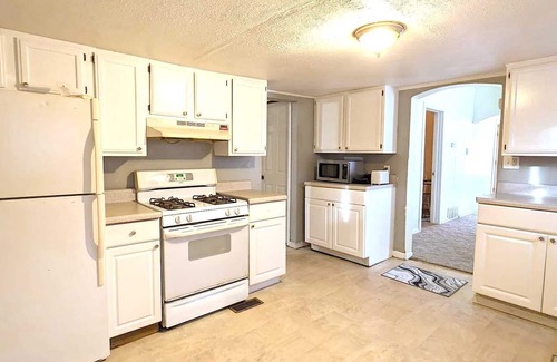Charleston Maison | NEW! Charming 3BR Home in Central Location!