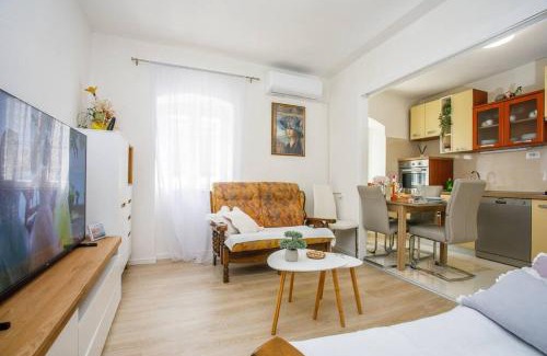 Sinj Appartement | New Charming Apartment Ivana - centrally located