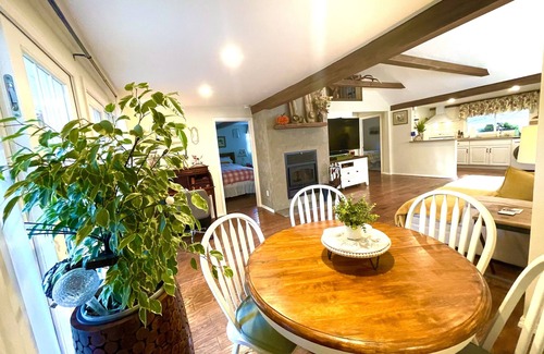 Plymouth Maison | NEW! Charming Lakefront House