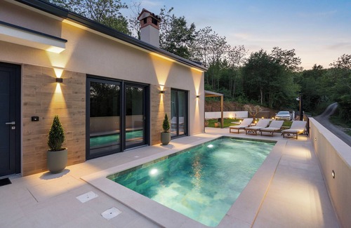 Sveta Katarina Villa | NOUVELLE Villa Harmonia avec piscine chauffée,jacuzzi intérieur,en pleine nature