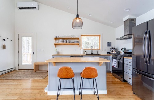 North Branch Maison | NEW: Chic Home w/ Fireplace & Beautiful Sunsets