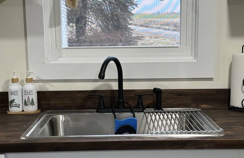 Richfield Springs Maison | *NEW*Christmas in Cooperstown-2 KINGS! EV Charger