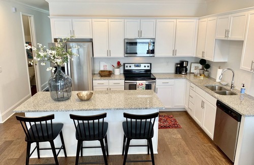 Oxford Copropriété | Nouveau, propre et spacieux 3 br / 3 .5 ba condo Oxford!