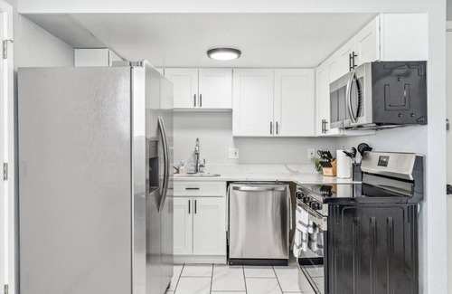 Berkley Appartement | NEW-Close to Confluence Park!