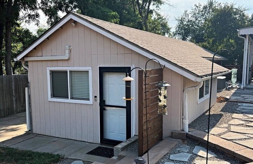 Littleton Cottage | New - Colorado Surf Shack Studio in Littleton with AC