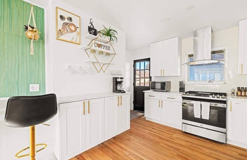 North Park Hill Maison | New Colorful Home | Backyard Oasis | City Park