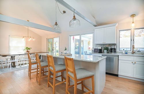Ogunquit - Wells Maison | NEW! Completely renovated 6BR / 3BA; 8-minute walk to Moody Beach