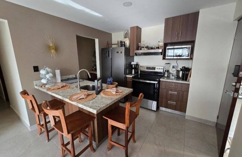 Desamparados Copropriété | New, 2.8 km from SJO airport, 3 bedrooms, pool, A/C, WiFi, netflix, free parking