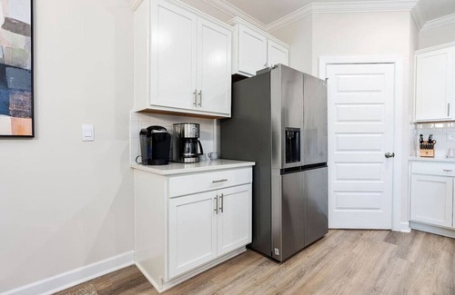 Auburn - Opelika Appartement | New Construction 4 bedroom Home on Lake/Pool in AU