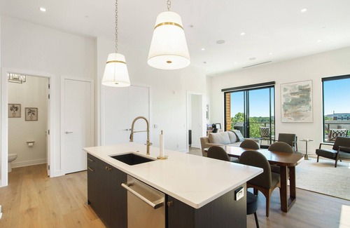 Holland Copropriété | NEW CONSTRUCTION: Luxury Downtown Holland Condo – Walk to Everything