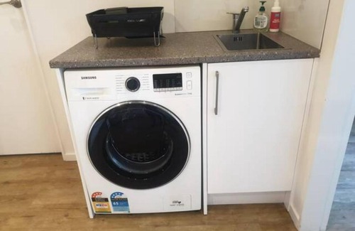 Porirua Appartement | New, Cosy & Private 1-Bedroom & Living Flat