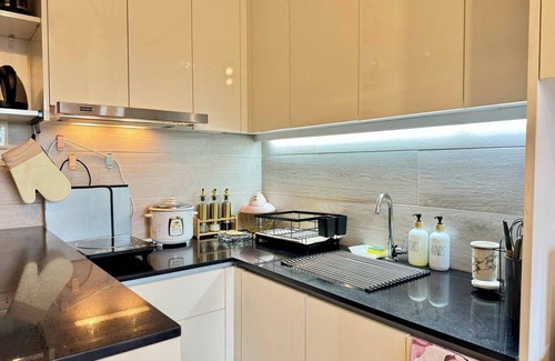 Cagayan de Oro Copropriété | New Cozy 1-bedroom condo in Cagayan de Oro Amazing view of the Poolw/Workstation