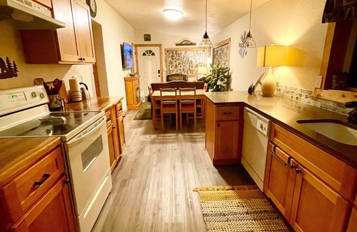 Paradise Estates Cabine | New cozy 2Br/2Bath cabin near Mount Rainier!!!!