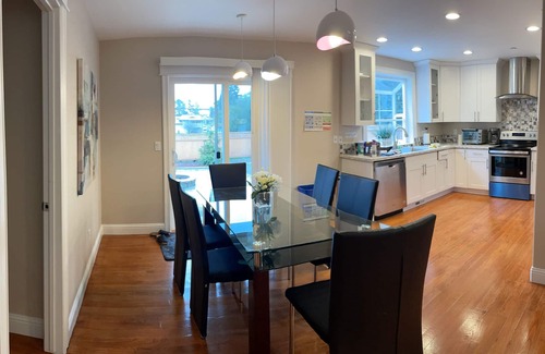 Highline Maison | New cozy 5BR vacation home with AC near Airport & downtown Seattle
