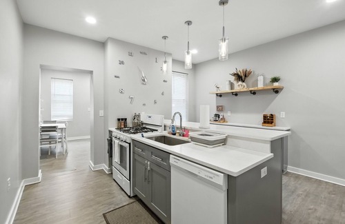 Manchester Maison | NEW! Cozy Historic Row Home- Near Stadiums!