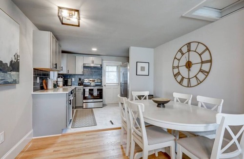 Witmer Maison | New cozy home near Outlets & Amish Country