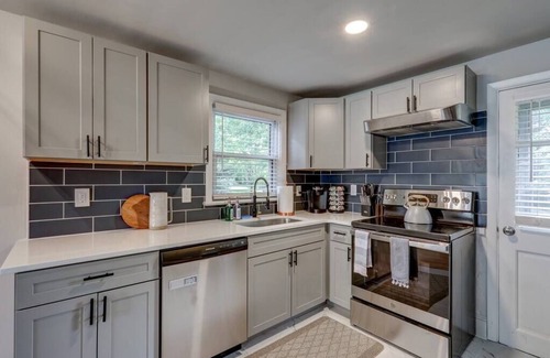 Witmer Maison | New cozy home near Outlets & Amish Country