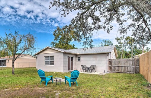 Emerald Beach Maison | NEW! Cozy Hudson Home w/ Fire Pit ~ 2 Mi to Beach!