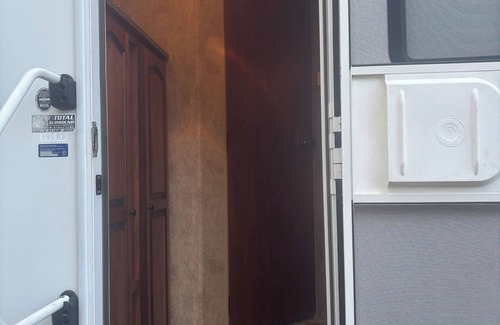 York Maison | NEW! Cozy RV with WiFi and AC in beautiful Bellingham