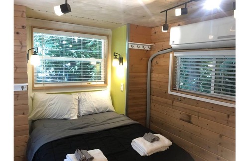 Marmot Maison | *NEW* Creek access Vacation Rental near Mt. Hood*