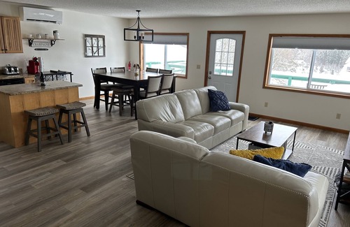 Ellicottville Maison | New deck/exterior! Quiet retreat on the hill