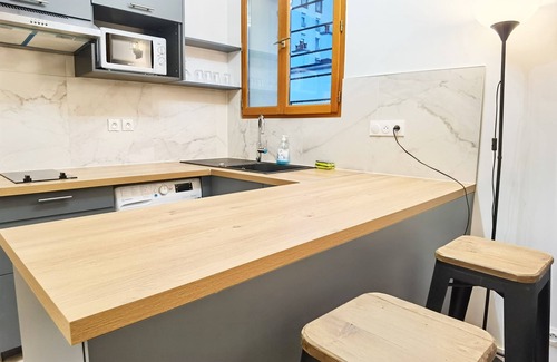 Bagneux Appartement | New deco Apt with private yard 150m to RER bagneux