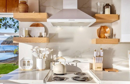 Des Moines Maison | New! Des Moines Diamond Luxe Beachfront Getaway