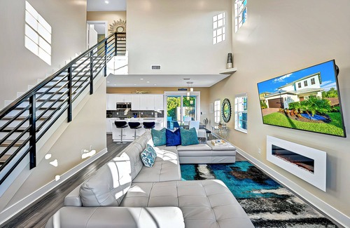 Delray Beach Maison | New Designer's Dream Delray Beach Oasis: Heated Pool, Large Patio, Close to Ave!