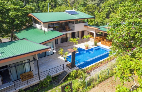 Savegre Maison | New DIRECT BEACHFRONT 7BR7Bath,near Manuel Antonio,Dominical,Uvita,nationalpark