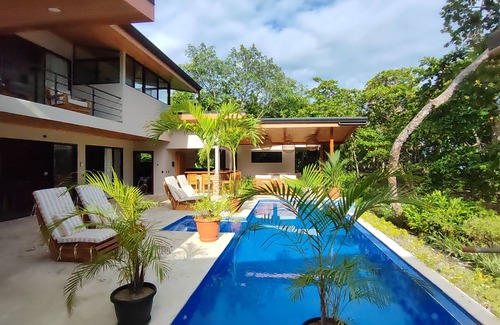 Savegre Maison | New DIRECT BEACHFRONT 7BR7Bath,near Manuel Antonio,Dominical,Uvita,nationalpark