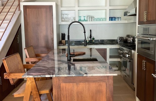 Central Pacific Coast Maison | NEW DIRECT BEACHFRONT VILLA, 2 BR, 2bath-stunning sunsets- discounts, book now
