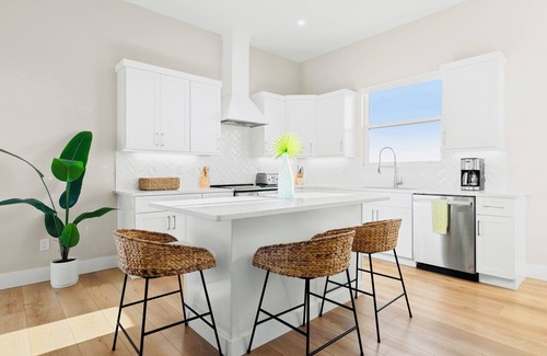 Port Orange Maison | NEW Directly Across from Beach with Pool