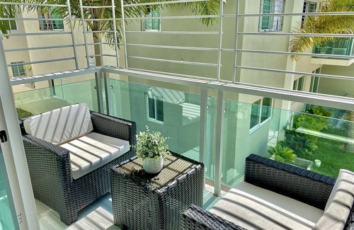 Llanos de Gurabo I Appartement | New 3 BR/2BA Apartment with A/C, wifi and pool!