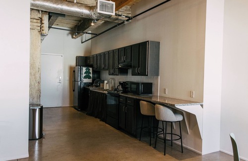 Downtown Memphis Appartement | NEW Downtown Apartment - ADA Accessible, Walk to Beale, Tom Lee Park & More!